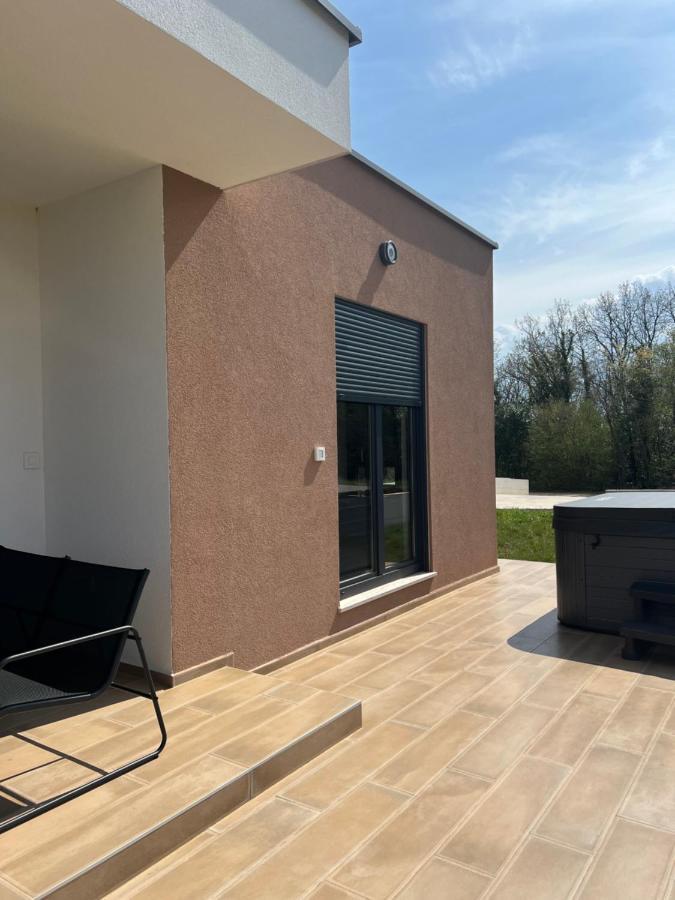 Modern Home Ula Brtonigla Bagian luar foto